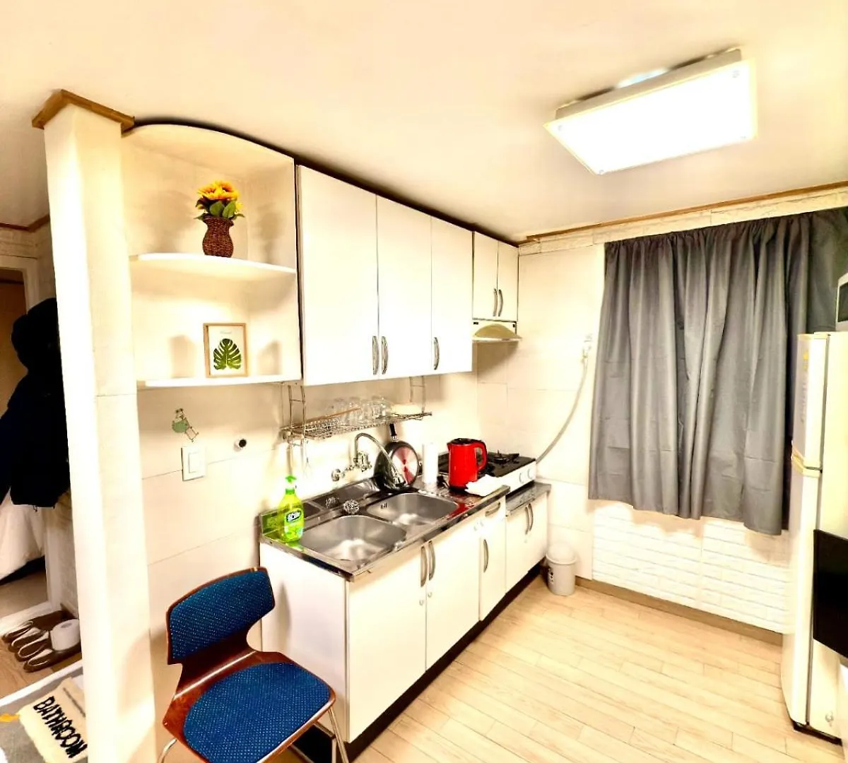 Private Family Home, 2-Bedrooms Seoul