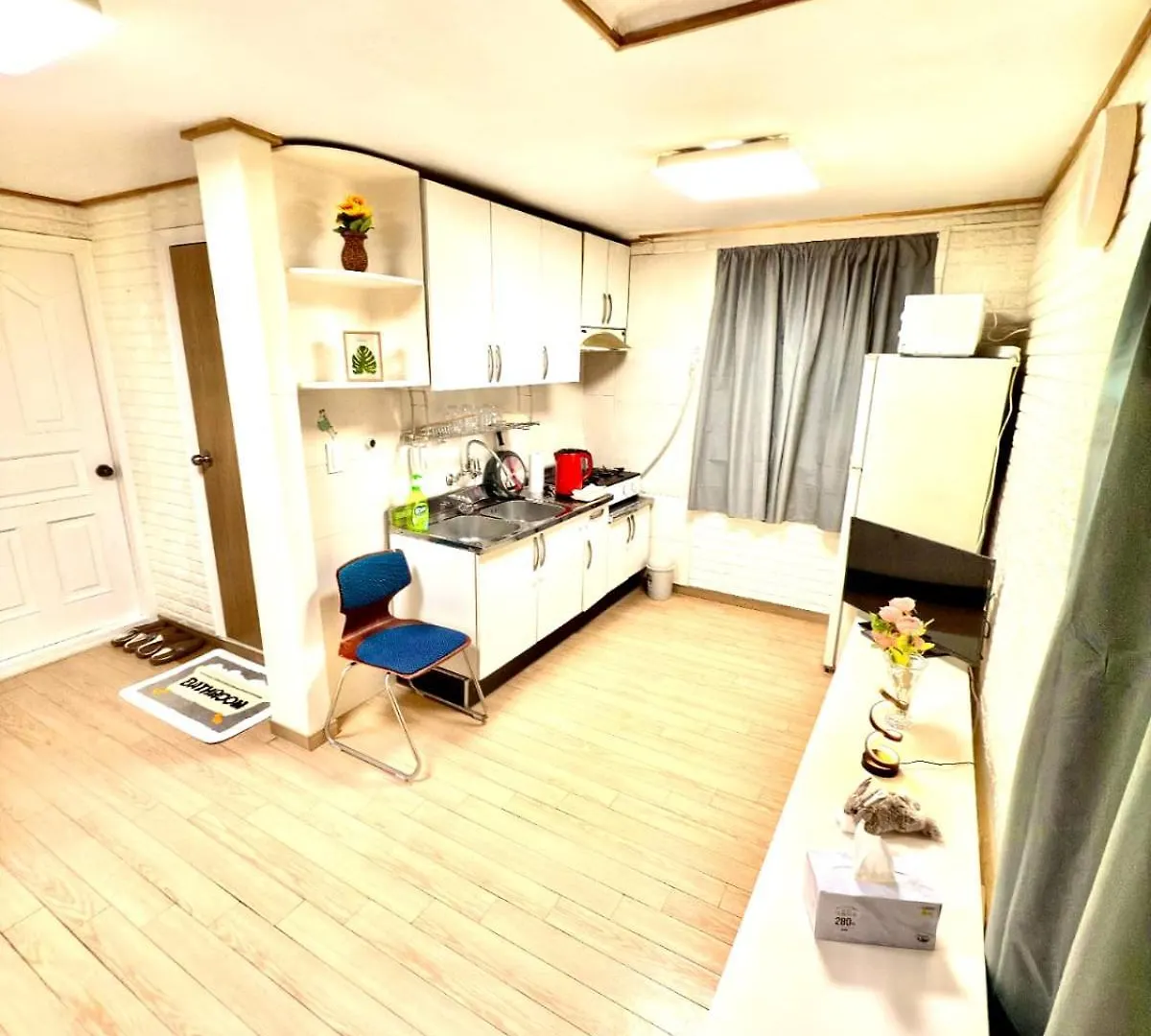 Private Family Home, 2-Bedrooms Seoul 0*,